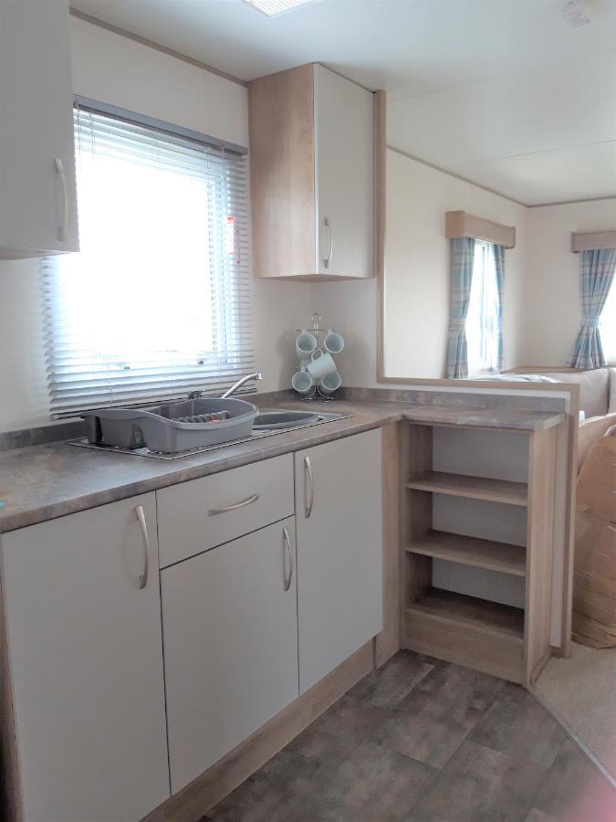 Luxury 2019 8 Berth Caravan With Hot Tub @ Tattershall Lakes ภายนอก รูปภาพ